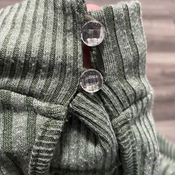 Cleo Green Striped Midi Women Dress size small - Picture 9 of 9